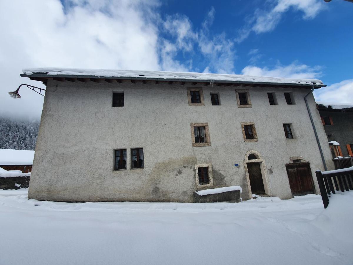 Ferienwohnung Bourg-Saint-Pierre : Le Cachet D'Antan Exterior foto